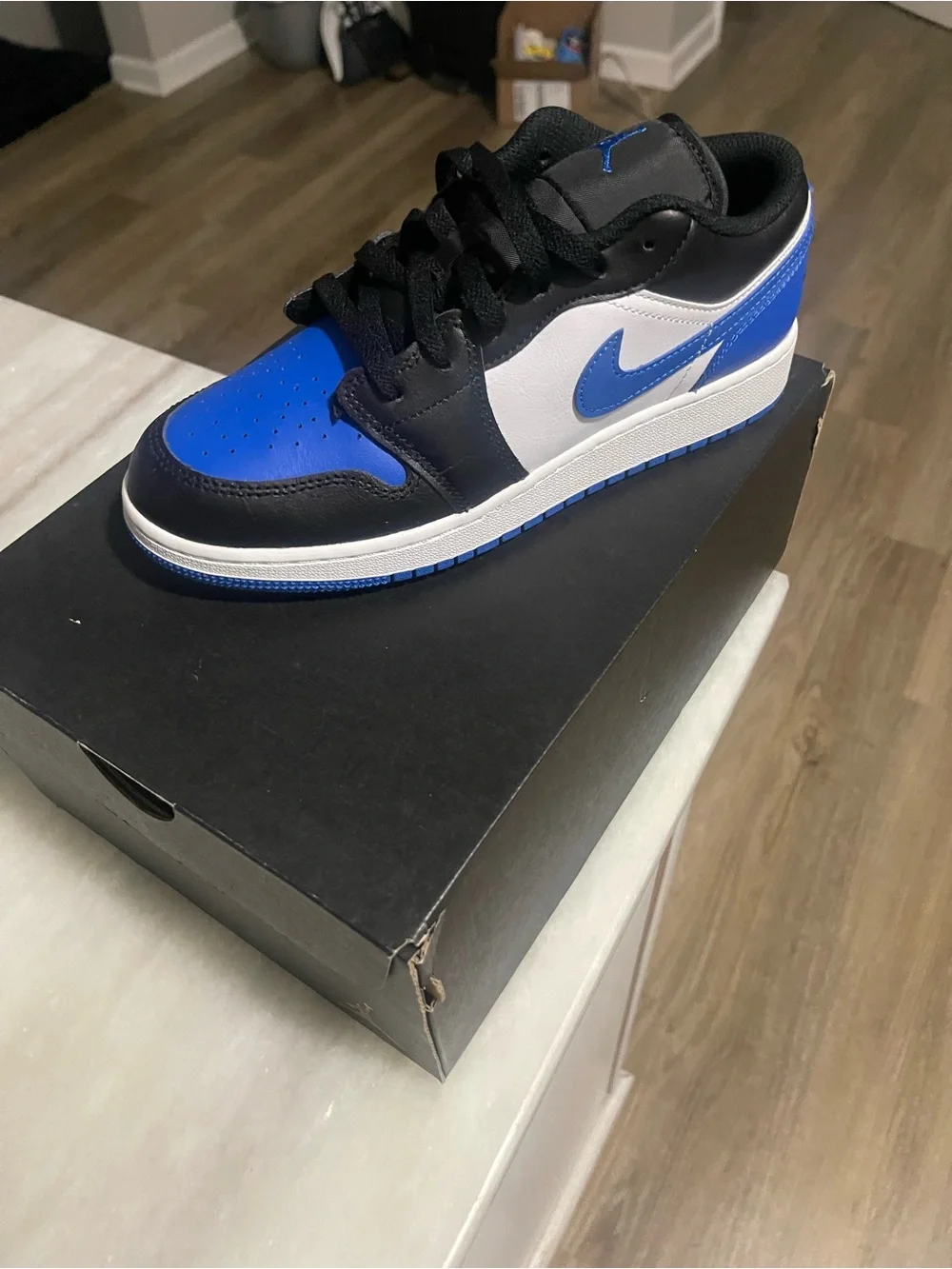 Jordan Low-Top Sneakers in Black/Blue/White